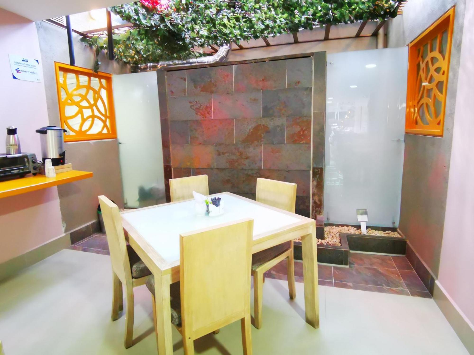 Hotel Lleras Express Medellin Exterior photo